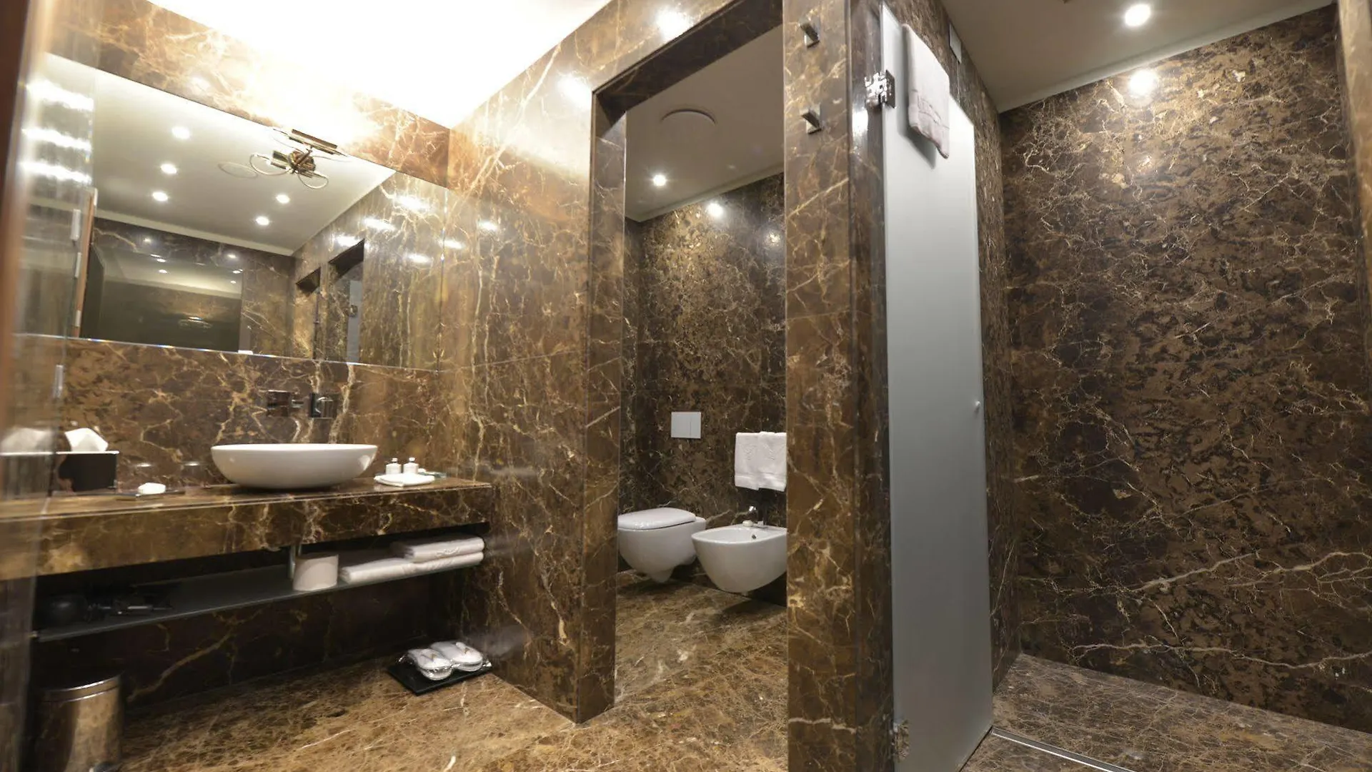 מנדלו דל לאריו Villa Lario Resort Mandello 5*, מנדלו דל לאריו איטליה