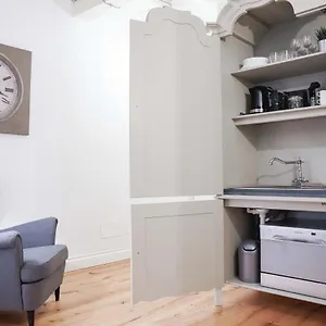 art-apartment-black-and-white.it-tuscanyhotel.com/