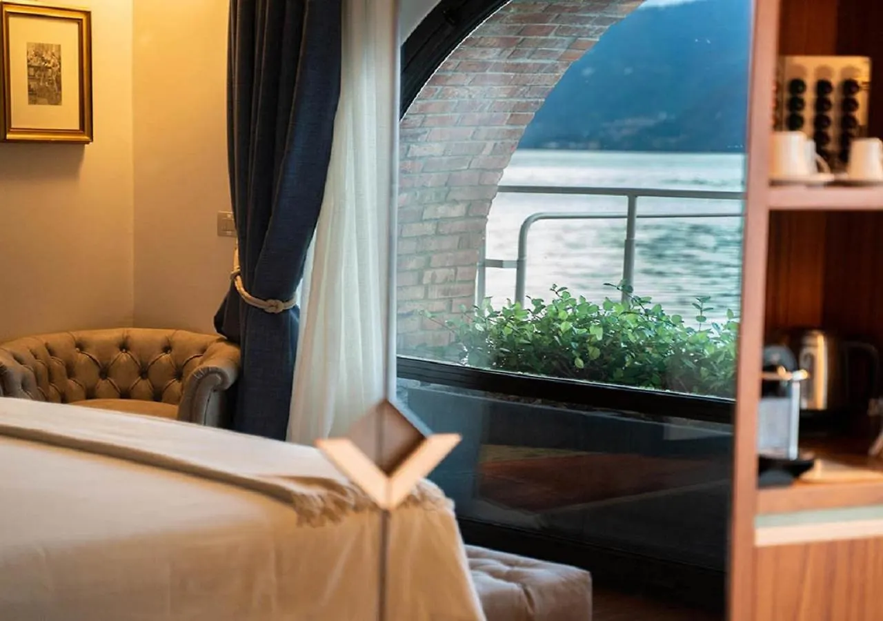 Villa Lario Resort Mandello 만델로델라리오 호텔