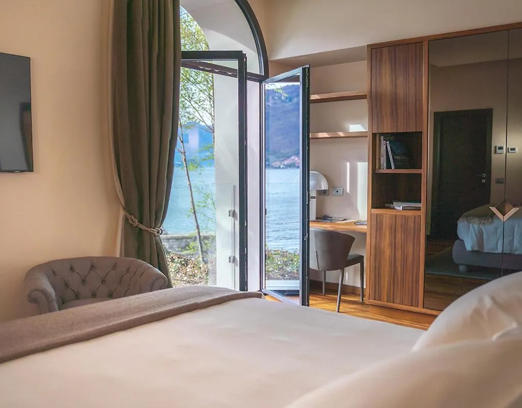호텔 Villa Lario Resort Mandello 만델로델라리오