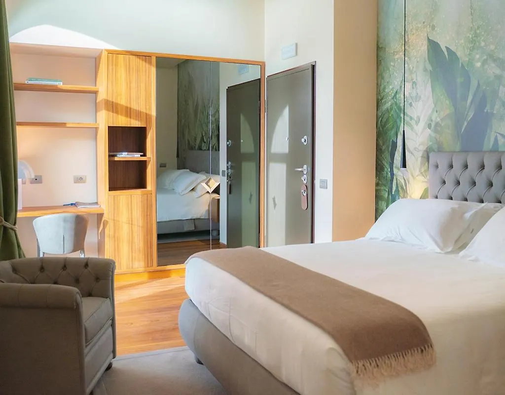 Villa Lario Resort Mandello 만델로델라리오 호텔